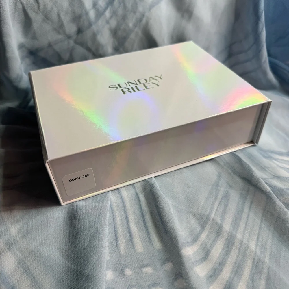✨ Sunday Riley Skincare Discovery Travel Bundle + 9 Samples! ✨